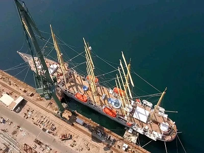 Kapal Layar Terbesar di Dunia Diperkuat Untuk Perjalanan Laut